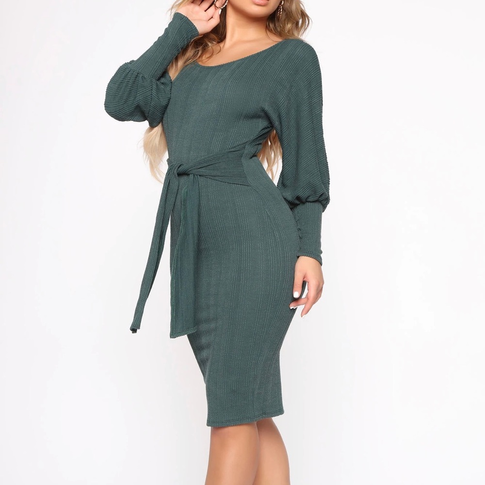 Fashion Nova 
Nothing Serious Midi Dress - Kellygreen